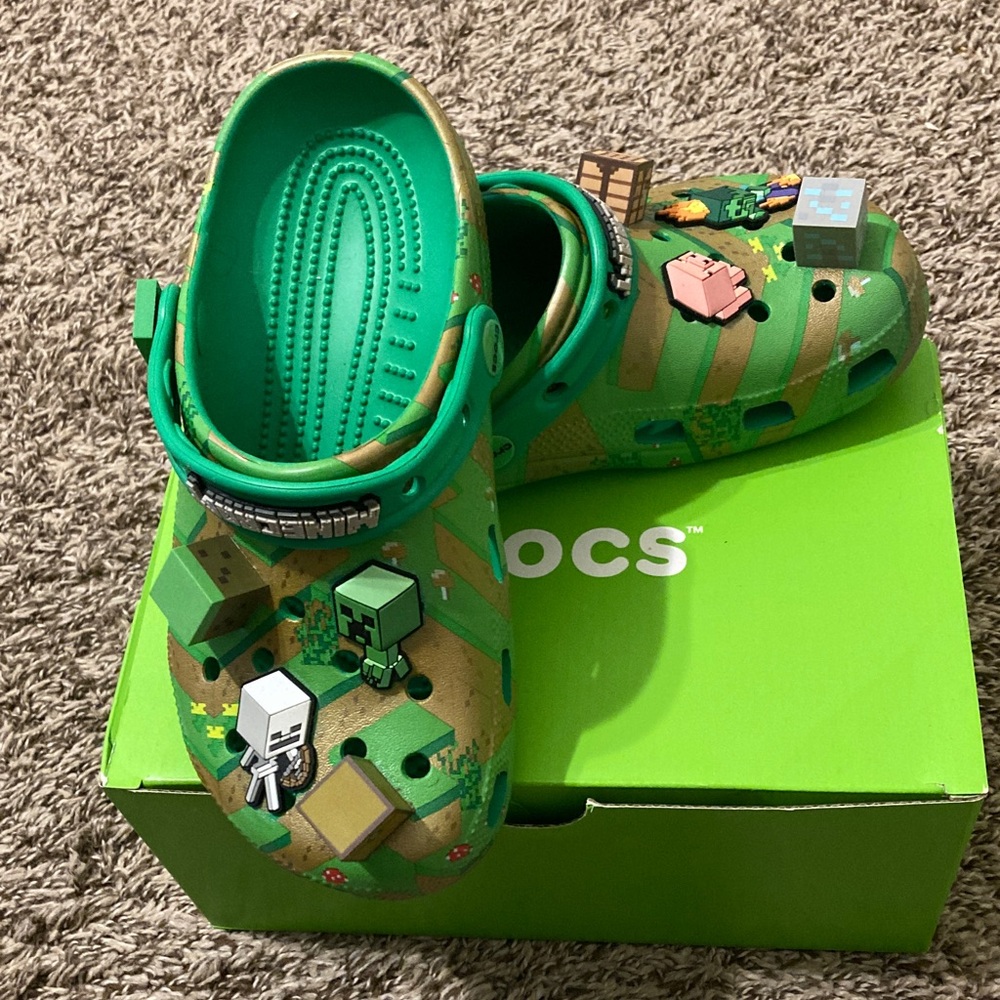 Minecraft crocs